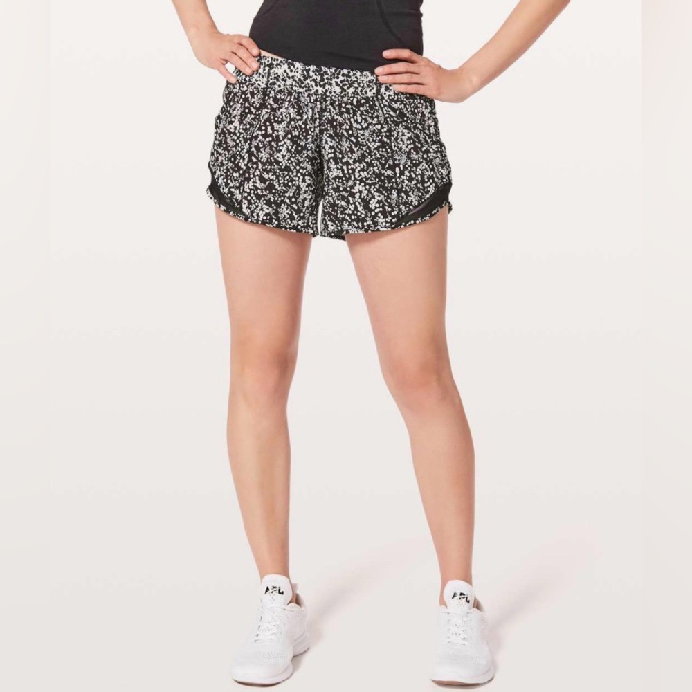 Lululemon Hotty Hot Short II *Long 4”